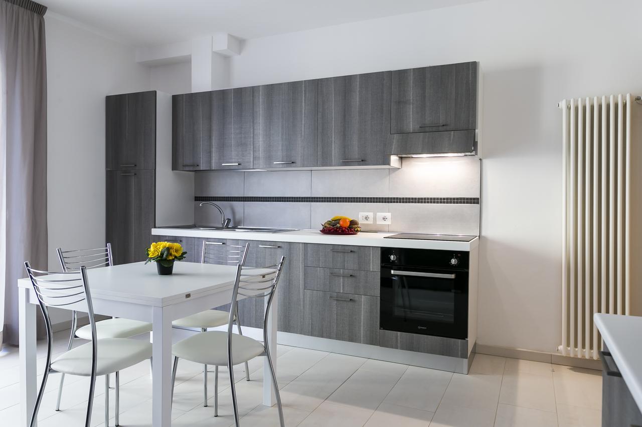 リミニ Residenza Riva Azzurraアパートホテル エクステリア 写真