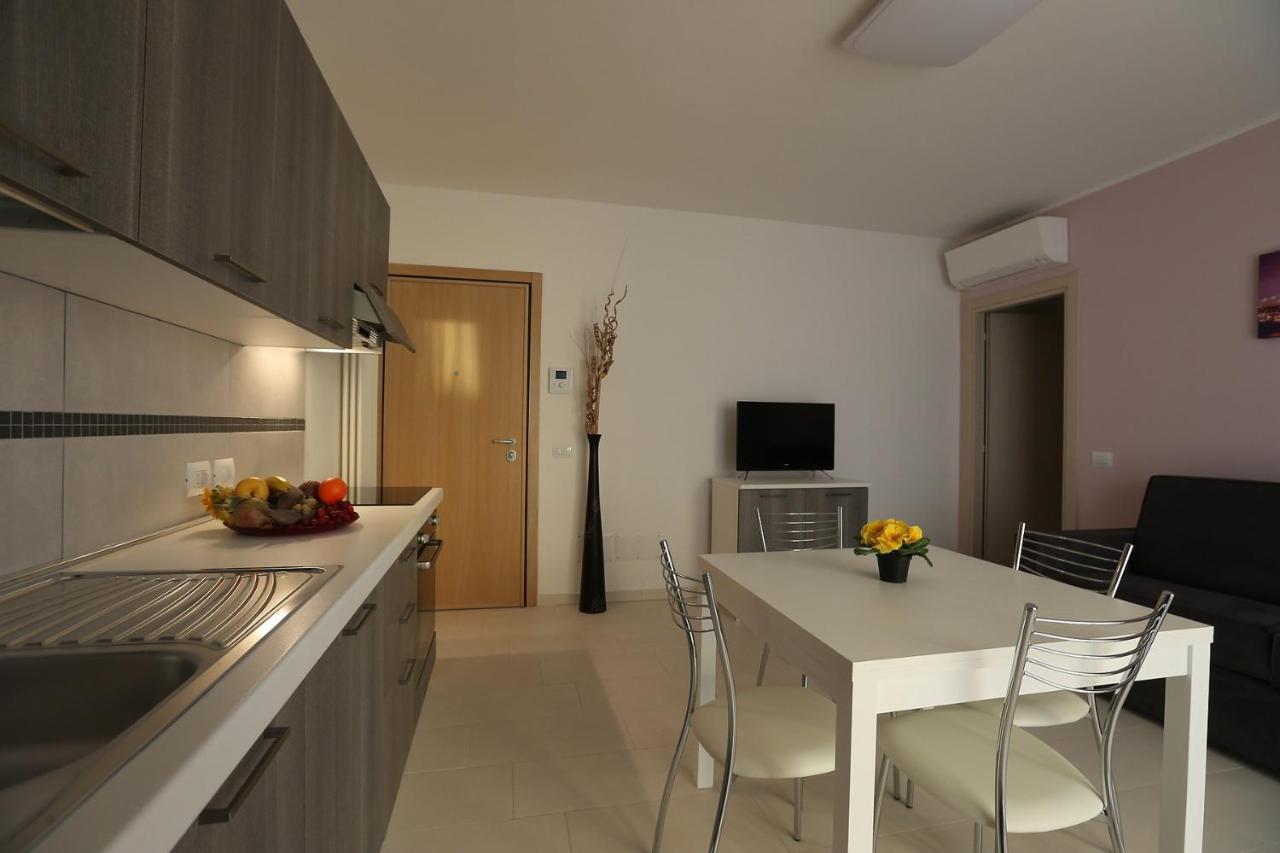 リミニ Residenza Riva Azzurraアパートホテル 部屋 写真
